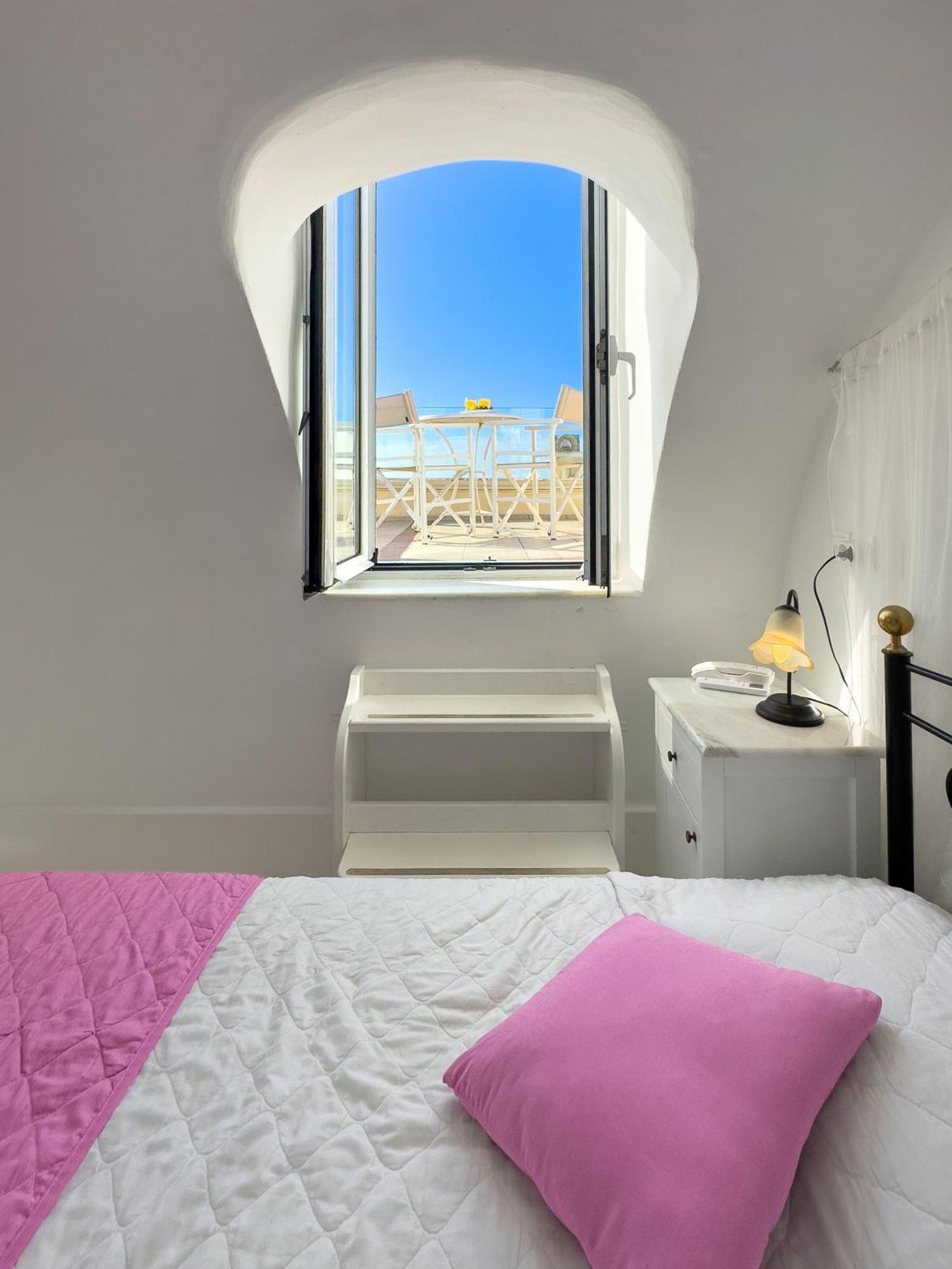 Reverie Santorini Hotel Firostefani Bagian luar foto